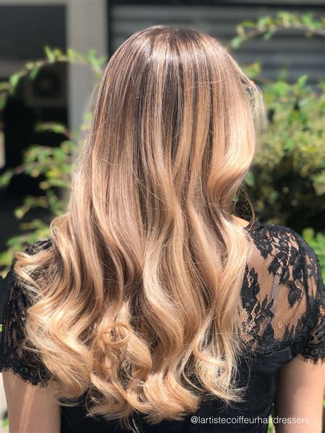 Professional colorists explain the French history and balayage meaning