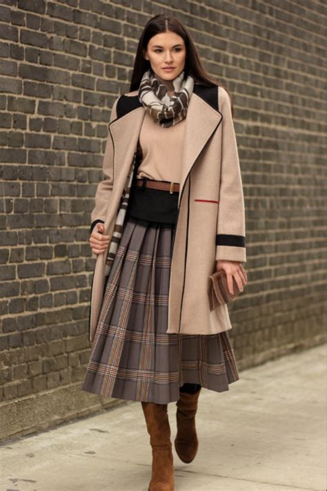 elegant fall outfit ideas trendy plaid skirt  layered fashion