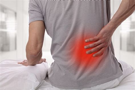 Douleur au dos et toux : comprendre le lien