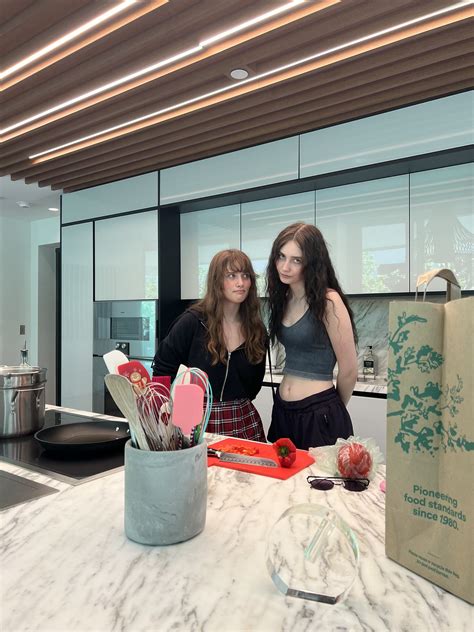 catlyn 🦋 on Twitter: "@cwaudiia ur so hot" / Twitter