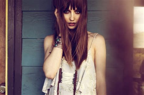 .: Zoey Grossman Photography