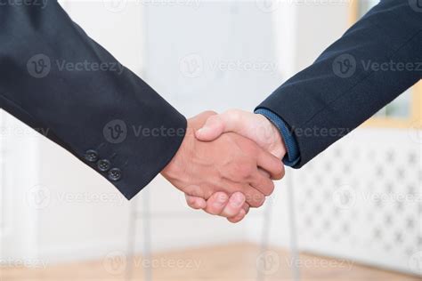 shaking hands  stock photo  vecteezy