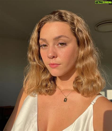 Chloe Lang Wiki, Biography, Age, Gallery, Spouse and more