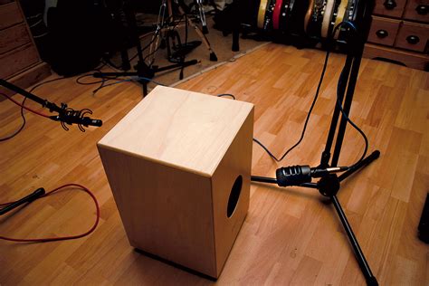 how to pronounce cajon instrument
