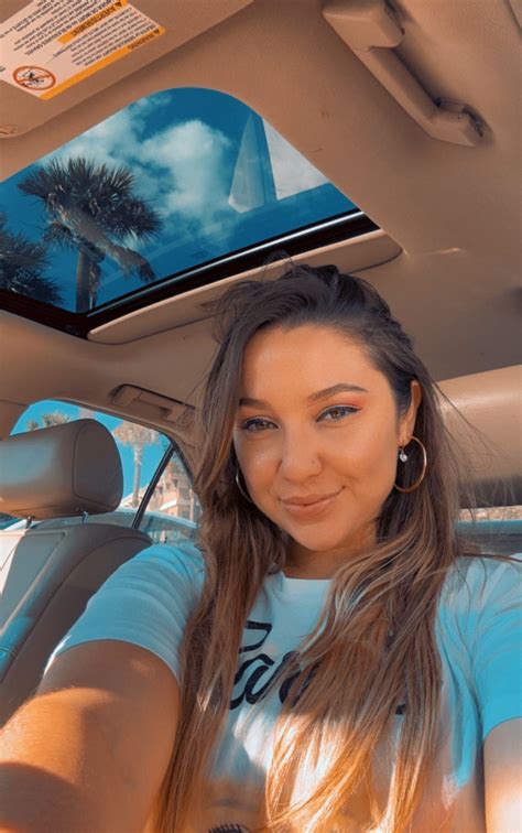 Face of a girl that loves to smile 😊 - Sexy