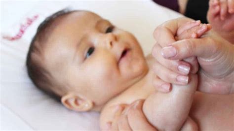 Passo A Passo Shantala - Shantala no bebê: passo a passo para realizar - Bebê Mamãe