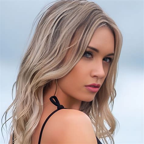 Sara Natividad Naked