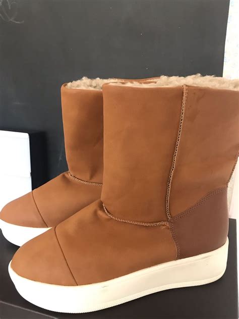 Bota Com Pelinhos Dentro - Bota Estilo Uggi Couro Legítimo com Pelinhos Dentro | Bota Feminina ...