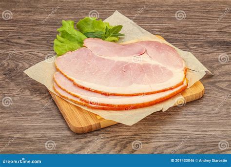 panza de cerdo cortada  bordo foto de archivo imagen de comida