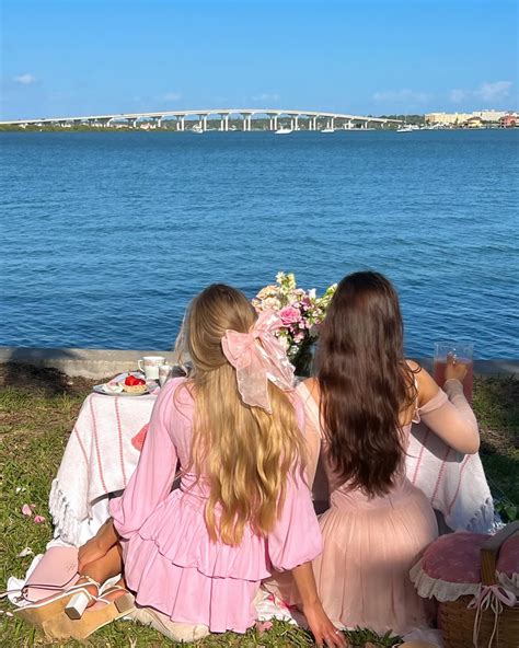 Victoria Rozmajzl | Galentine’s season 💐 🎀 | Instagram