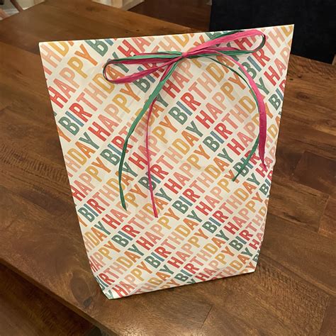 Shoppers blast the price of a local gift wrapping service 3
