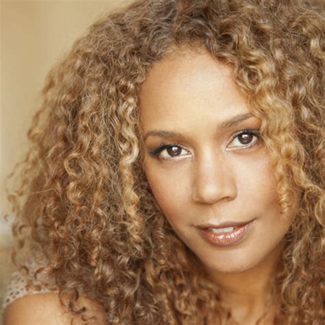 Rachel True