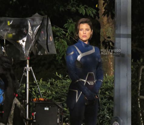 CROSSOVER: Harbinger (Audrey Marie Anderson) Gives The Flash a Message