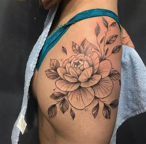 Tatuagem Flor Na Bunda