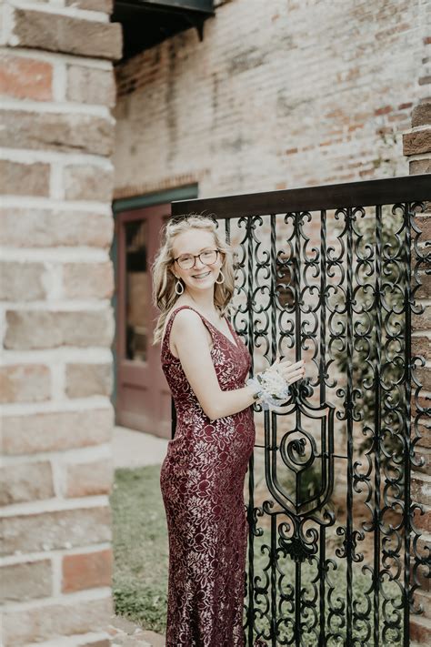 𝐁𝐚𝐫𝐧 𝐃𝐨𝐨𝐫 𝐏𝐡𝐨𝐭𝐨𝐠𝐫𝐚𝐩𝐡𝐲 𝐋𝐋𝐂