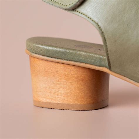 ERIC MICHAEL- Isla in Black & Green Leather | Plum Bottom