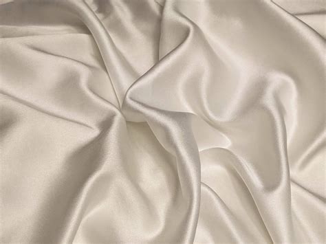 modal  tejido suave  versatil  tu ropa