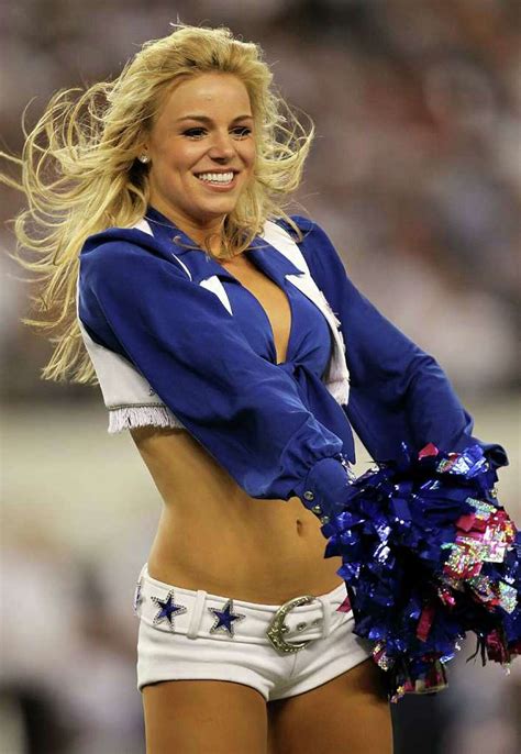 Dallas Cowboys Cheerleaders slip on swimsuits for upcoming calendar