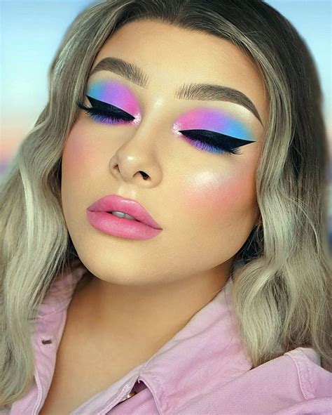 35 Most Beautiful Colorful Eyeshadow Looks For 2024 | BeautyWayMag
