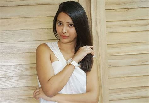 kisah bintang chandra nandini shweta basu prasad terjerat kasus