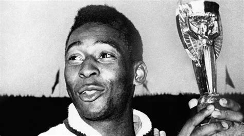 Brazilian football legend Pele celebrates his 75th birthday | ITV News