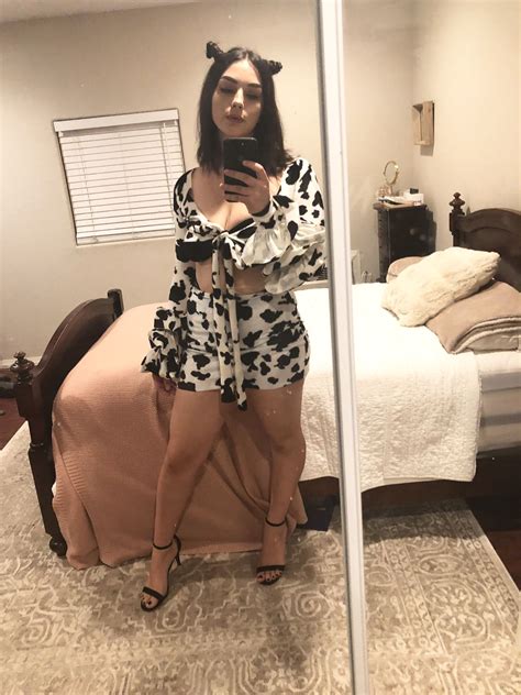 Halloween Cow Costume | Cow halloween costume, Trendy halloween
