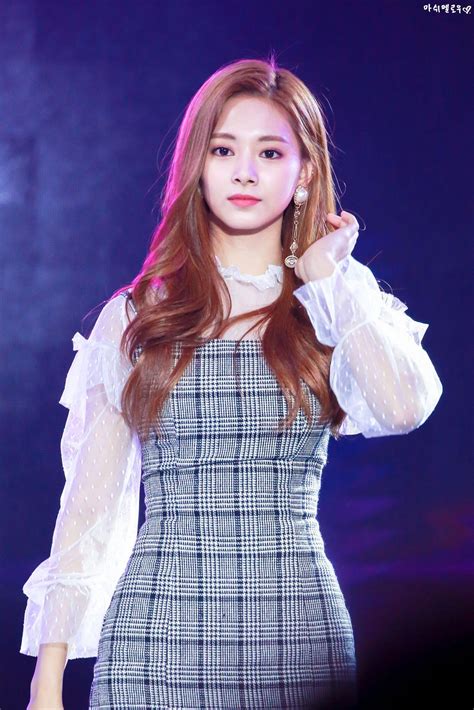 pin  natalie areias  kpop tzuyu     kpop
