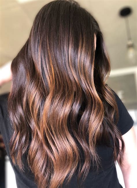 Beauty experts explain the science behind how to tease hair 20