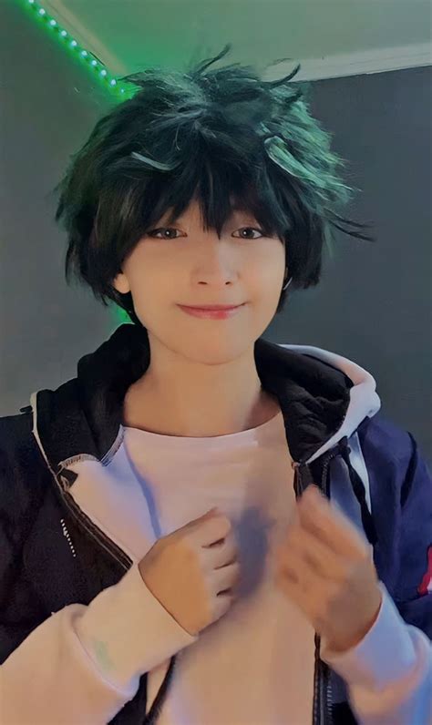 Deku Cosplay | Cosplay, Cosplay anime, Mha cosplay