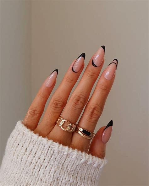 50 Latest Almond Shape Nail Ideas To Try In 2024!