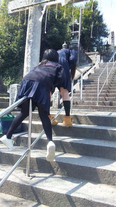 階段の手すりで擦り付けオナニー画像 - 性癖エロ画像 センギリ