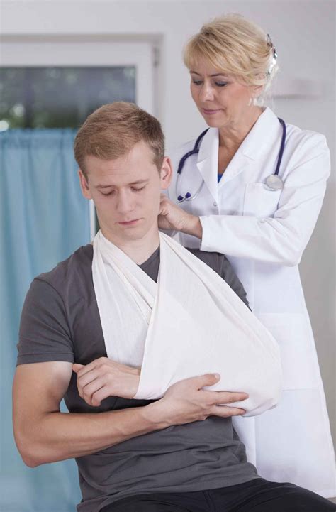 Physical Therapy for Coracoclavicular Ligament Injuries | 2bstronger.com