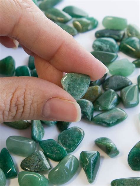Green Aventurine Crystal Meaning, Chakra, And Healing Properties ...