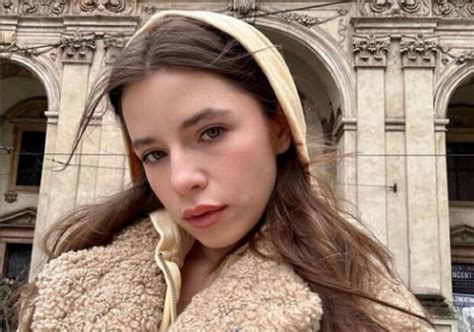 Улюблениця Вакарчука Христина Соловій у короткій сукні захопила кадрами ...