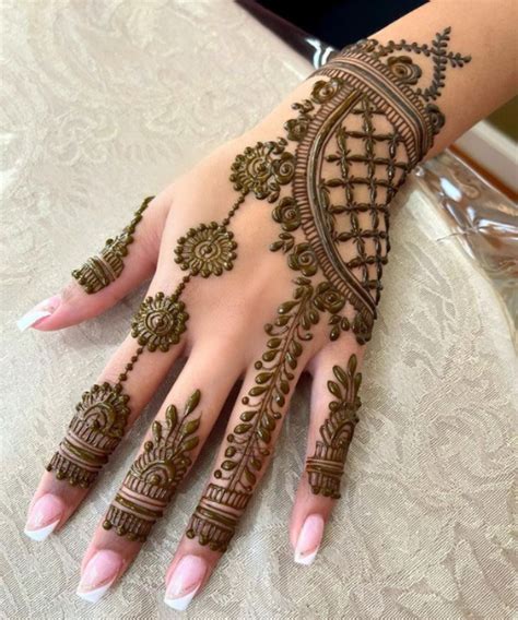 trending mehndi designs    designs