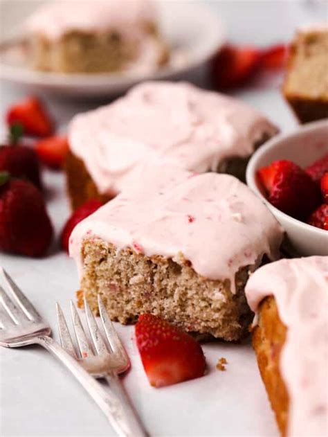 8 Inch Round Vanilla Cake Recipe | The Sweet Occasion