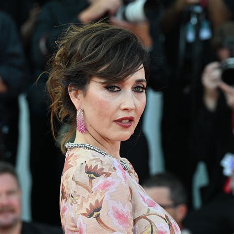 Il primo film a 13 anni, la fidanzata Dora, gli anni in cui dipingeva