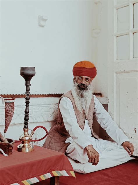 arab traditional clothing      arab