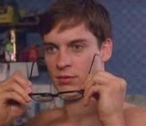 Tobey Maguire Peter Parker Glasses Tobey Maguire Aranha Videobuster ...