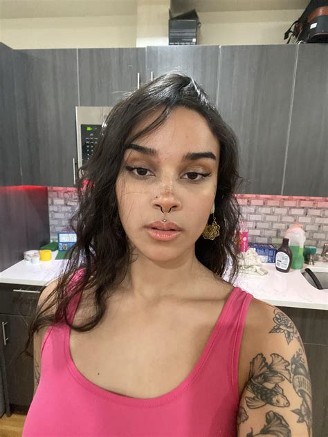 Nose freckles! : r/FreckledGirls