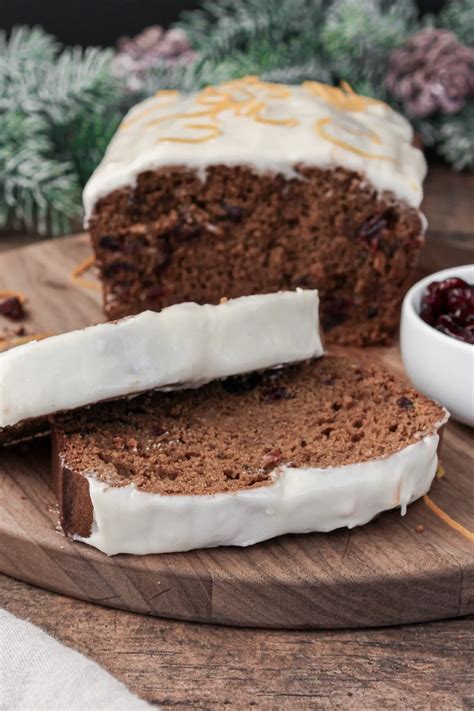 Favorite Old-Fashioned Gingerbread Loaf Recipe | thetickledtastebud