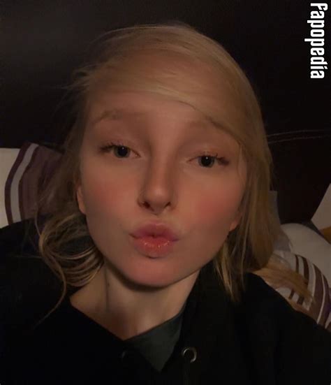 Blonde_vivi Nude Leaks - Photo #4843838 - Fapopedia