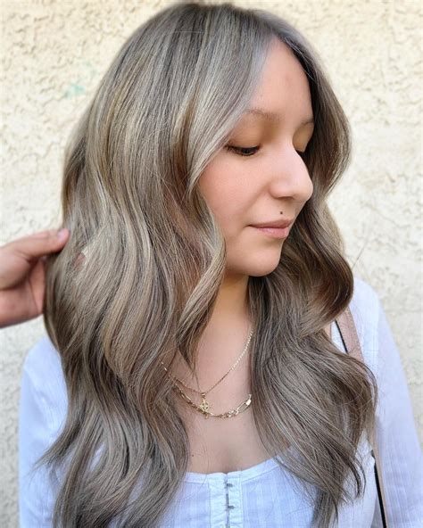 dirty blonde hair color highlights 3