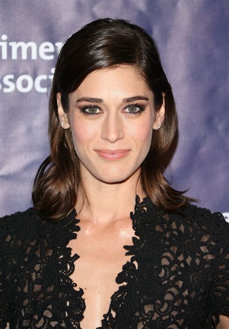 Lizzy Caplan's Instagram, Twitter & Facebook on IDCrawl