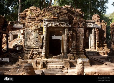 Cambodia, Koh Ker, Prasat Thom, pyramid Stock Photo - Alamy