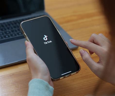 send direct messages  tiktok   boostmeup