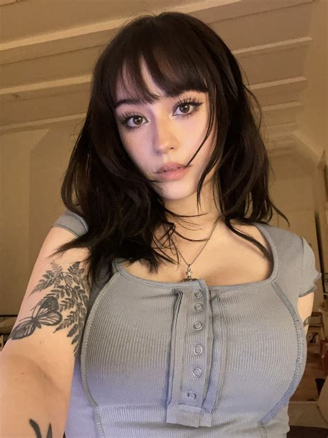 jadeyanh | Pretty selfies, Curvy model, Pretty people