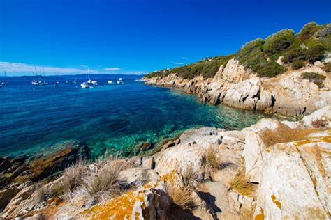 L'île du Levant, la Méditerranée à nu - Itinera-magica.com