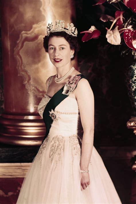 100 Photos of Queen Elizabeth That Capture Her Exceptional Life | Young