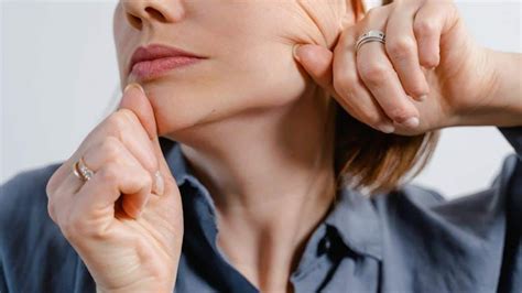 strengthening cheekbone definition   exercises